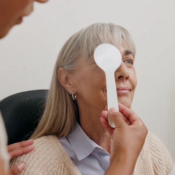 🌟 Cataracte : Et si ces 5 symptômes vous concernaient ? 👁️